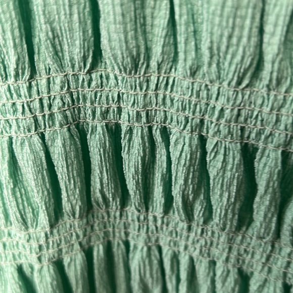 Anthropologie green smocked cropped to S - Picture 4 of 5